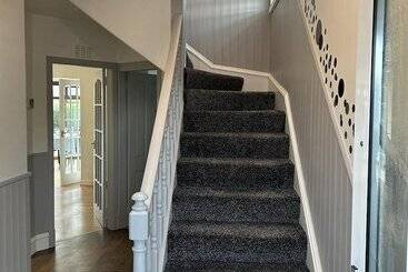 اقامتگاه House In Stoneywood,dyce