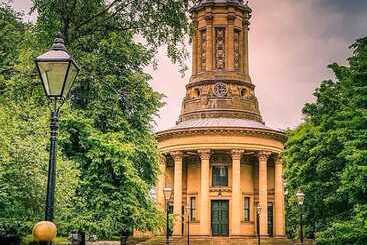 Captivating 3 Bed Cottage In Saltaire