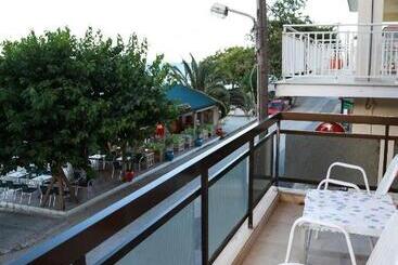 ペンション Astir Rooms