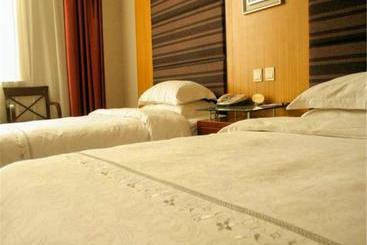 Otel Pengbo Business