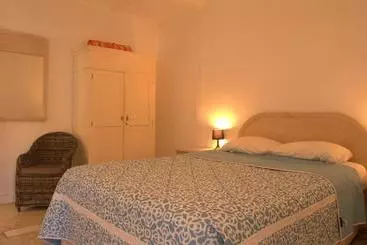 هتل Pauline S Apartments