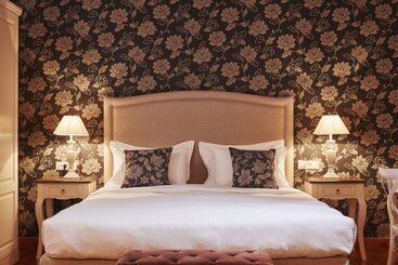 Отель Nefeles Mainalon Luxury Residences & Lounge