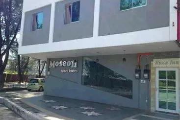 هتل Ricca Inn