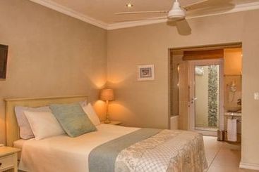 ペンション Bahari Beach House