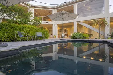 Pension  Bahari Beach House