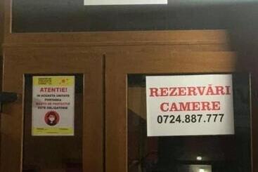 酒店 Modern / Imobiliare Garcea Titu