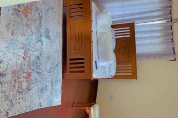 ベッドアンドブレックファースト Sinat Lodge