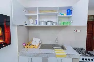 Bed and Breakfast Studio Airbnb Apartment, In Bamburi Mwembeni, Mombasa