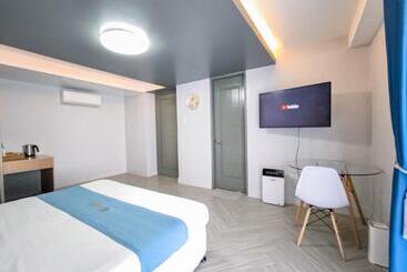 Hotel Seashell Island Beach Resort   Samal Island Philippines