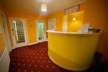 پانسیون Train Station