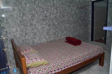 Hotel Manakula Vinayagar Guest House