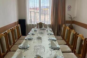 Levon 2 Hotel, Restoran