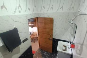 Hotel Family Home Stay