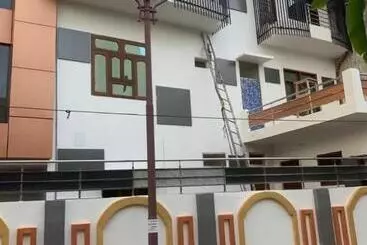 Otel Kalpavriksh Prayagraj