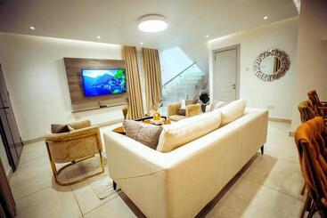 Pension (Hôtel basse catégorie) Rosewood Chamber