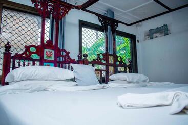 Hotel The Rock Ocean View