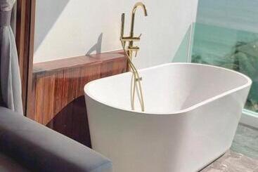 Szálloda Villa Aokhanom Beachfront