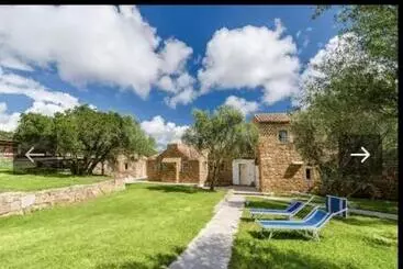 Aparthotel Tenute Pau Village