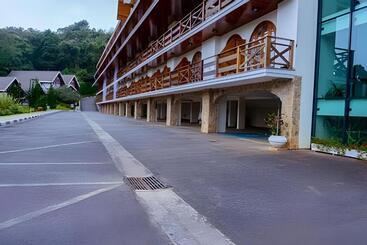 هتل Quatre Saison 308