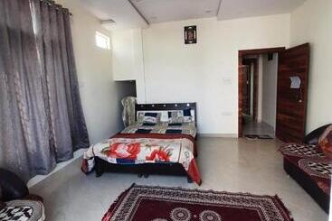 هتل Shree Datt Home Stay Nagar Homes