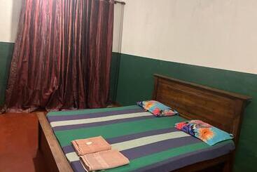 פנסיון Sahas Guest House