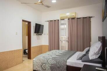 Pension (Hôtel basse catégorie) Golf Events And Lodge