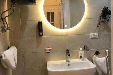 Aparthotel Yacoubian Suites