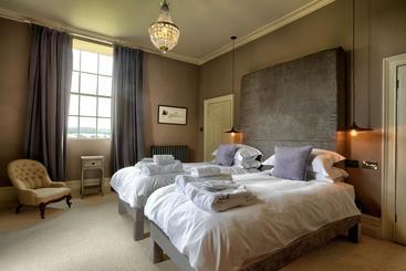 Hotelli Backwell House