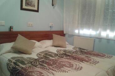 בית מלון כפרי Hostal Campus