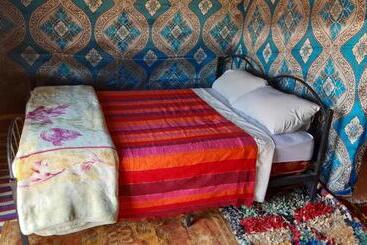 Bed & Breakfast Camp Life Nomade