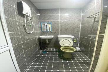 בית מלון כפרי Oyo Home 90904 Ray Yan Guesthouse