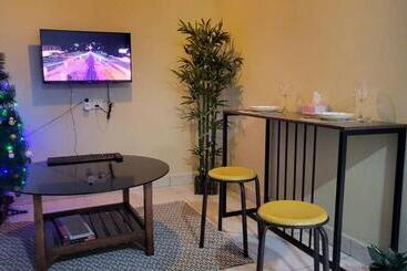 膳宿费 The Backyard Cottage 168