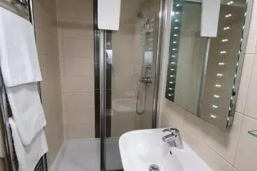 هتل Reading Budget Apartments