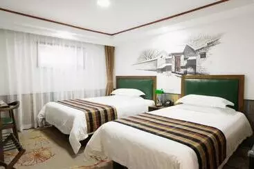 Time Traveller Hotel  15 Minutes Walk To Tian  Anmen Square,near Forbidden City ,chairman Mao Memori