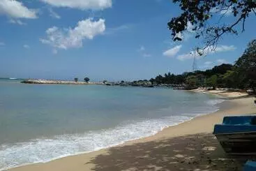 Auberge Parei Beach Inn