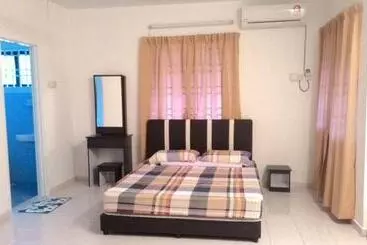 Pensionat J&p Homestays House 1