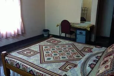 Bed and Breakfast Paradise Inn Guest House
