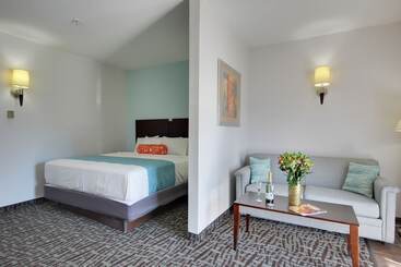 آپارتمان Monte Carlo Condos