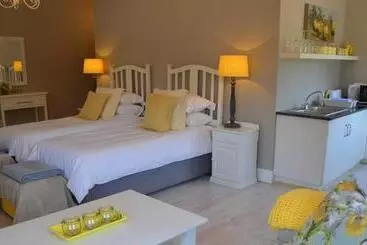Pension By The Way Guesthouse