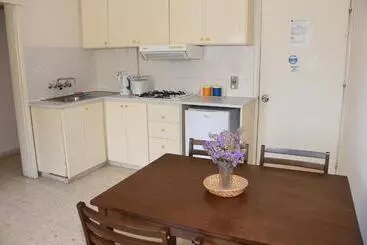 Odysseas & Eleni Hotel Apartments