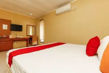 Hotelli Reddoorz @ Desa Cijulang Sentul