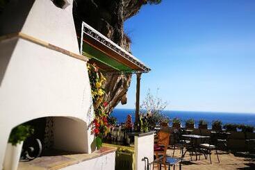 Szálloda Badia Santa Maria De Olearia