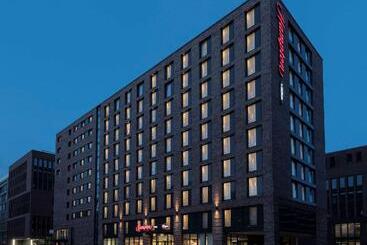 هتل Hampton By Hilton Hamburg City Centre