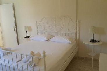 فندق Mear Apartments And Studios