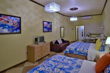 Pista Q Hostel And Apartments