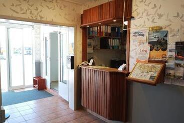 هاستل Puffin Hotel Vík