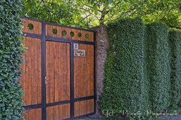 Shushan B&b