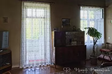 Shushan B&b