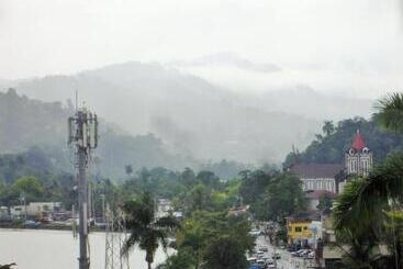 تختخواب و صبحانه Finjam Cottage