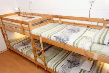 تختخواب و صبحانه Trinity Hostel